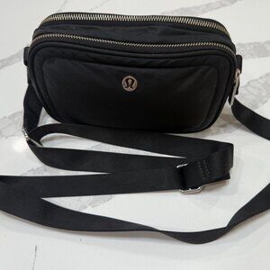 Lululemon Crossbody Camera Bag 2L - Black/Silver